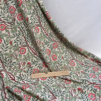 
              Bomulds jersey digital printet - Ala William Morris smukke blade og blomster - GRØNNE/CORAL farver
            