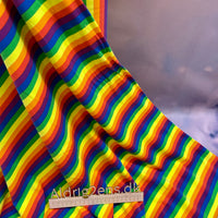 
              Bomulds jersey printet - regnbue striber - ala Pride farver
            