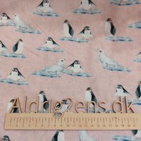 
              Bomulds jersey digital printet små pingviner og sæler på BABY LYSERØD
            