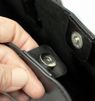 
              PU "læder" magnetisk lukkespænde - 31x31mm - SORT - Hardware til tasker - 1stk
            